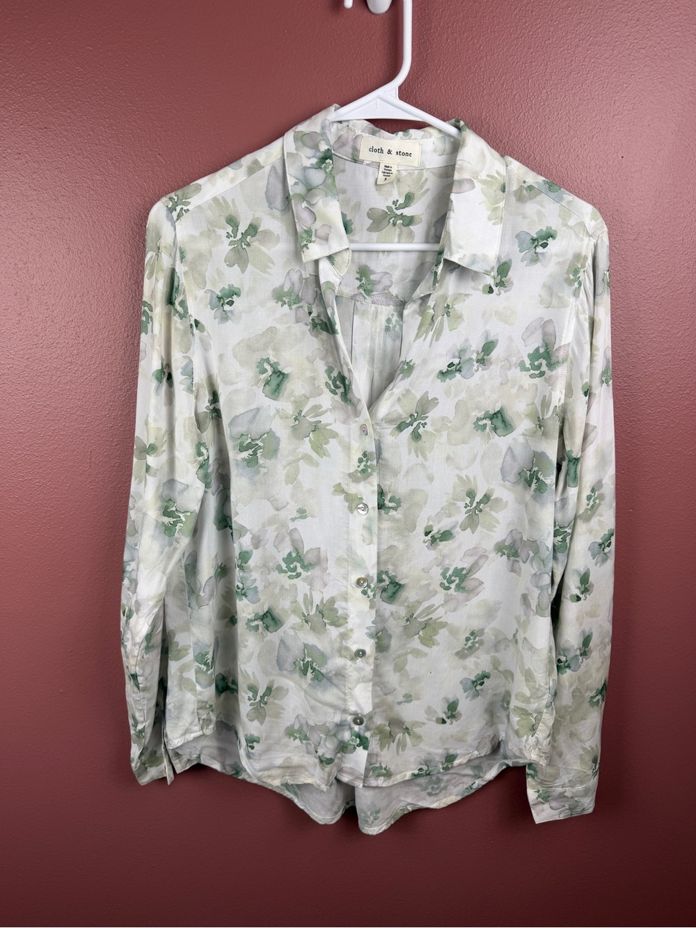 cloth & stone Green Floral Button-Up Blouse size small